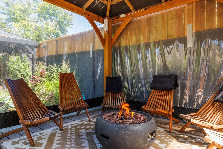 More Photos Of 4201 Skaha Lake Rd, Penticton Hotel For Sale