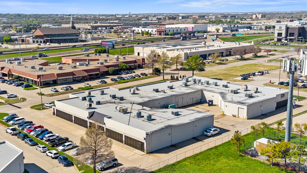 More Photos Of 200 S Quadrum Dr, Oklahoma City Light Manufacturing For Lease