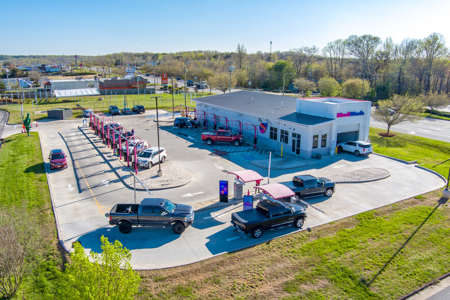 Primary Photo Of Mod Wash, Eden Carwash For Sale