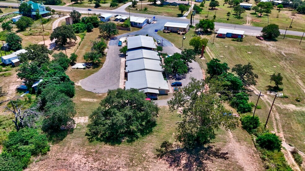 More Photos Of 930 Ranch Road 261, Buchanan Dam Apartments For Sale