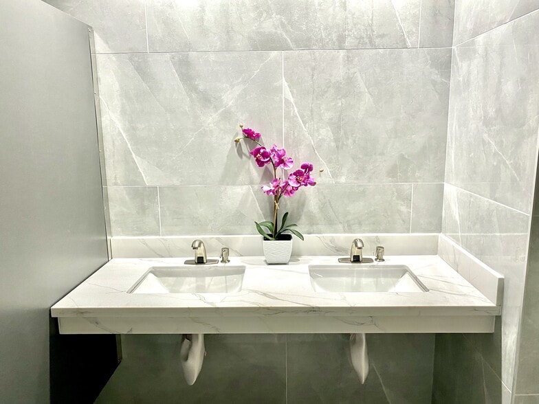 More Photos Of 321 Castro St, Mountain View Storefront Retail Office For Lease