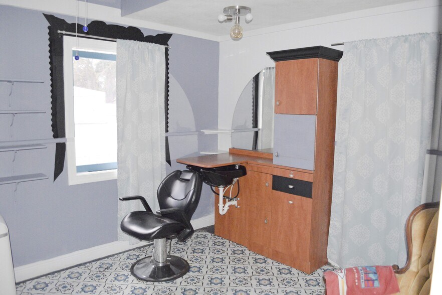 More Photos Of 2001 W Fairbanks Ave, Winter Park Storefront For Lease