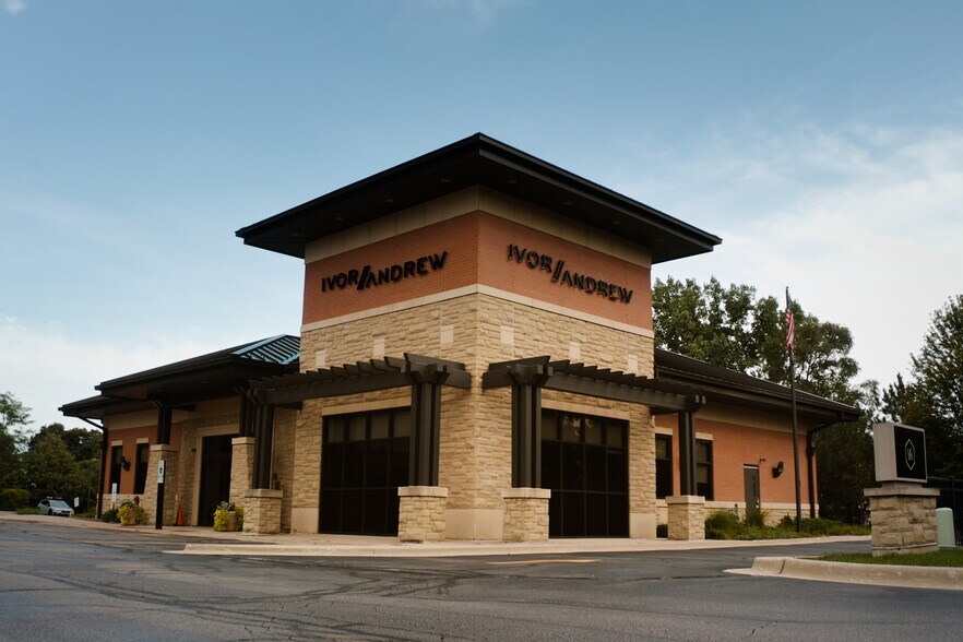 Primary Photo Of 1901 N Gary Ave, Wheaton Storefront Retail Office For Sale
