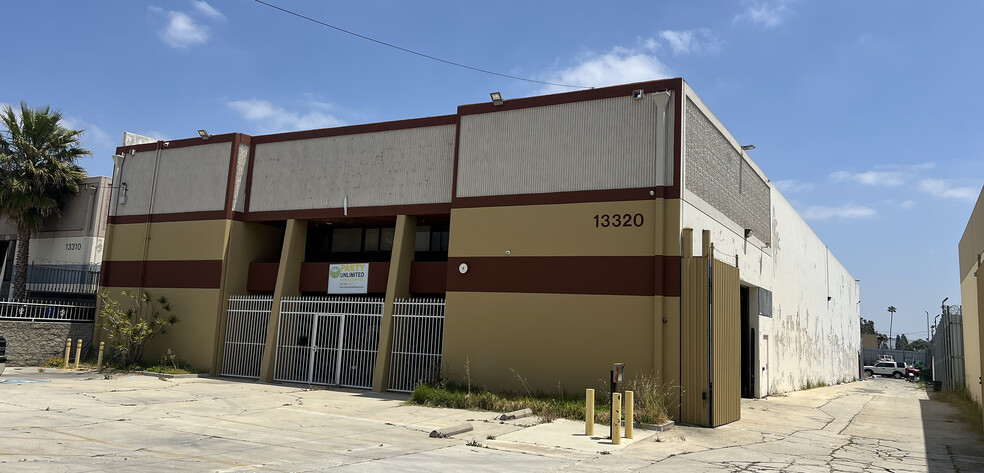 Primary Photo Of 13320 S Figueroa St, Los Angeles Warehouse For Lease