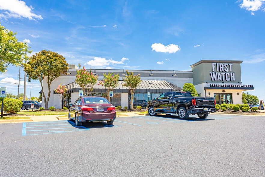 More Photos Of 2301 Cobbs Ford Rd, Prattville Restaurant For Sale