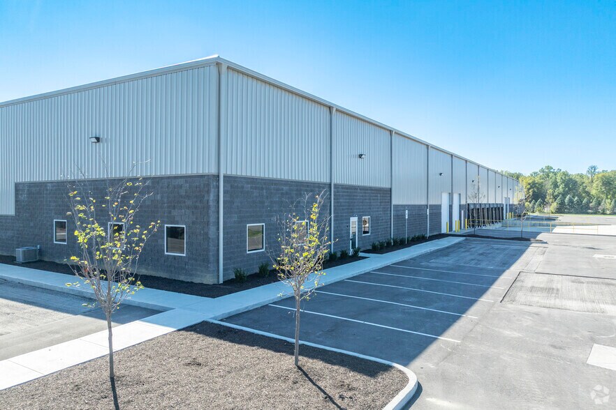 More Photos Of 808 Post Rd, Indianapolis Warehouse For Sale