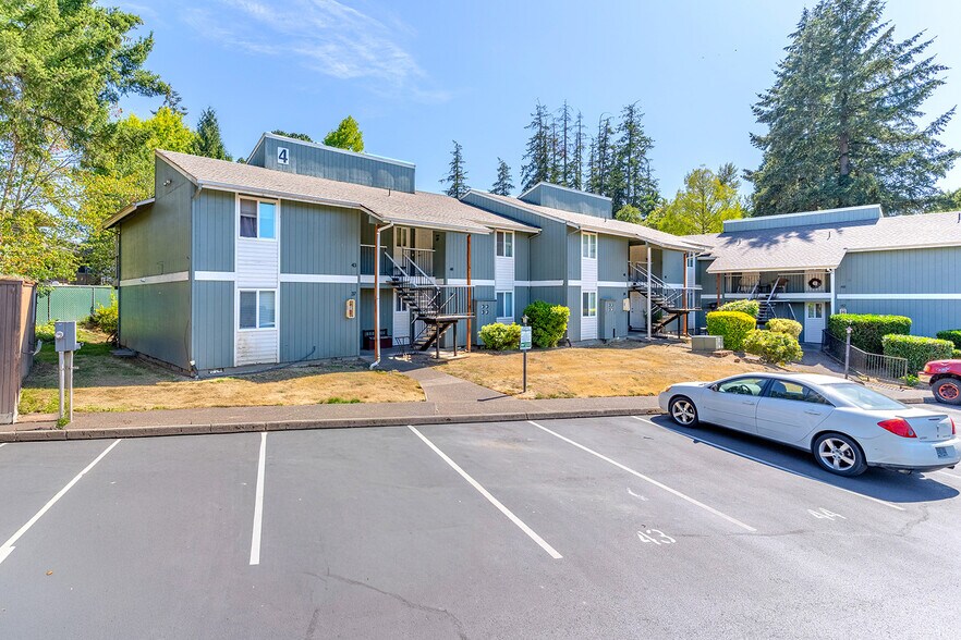 More Photos Of 2048 NE Highway 99W, McMinnville Apartments For Sale