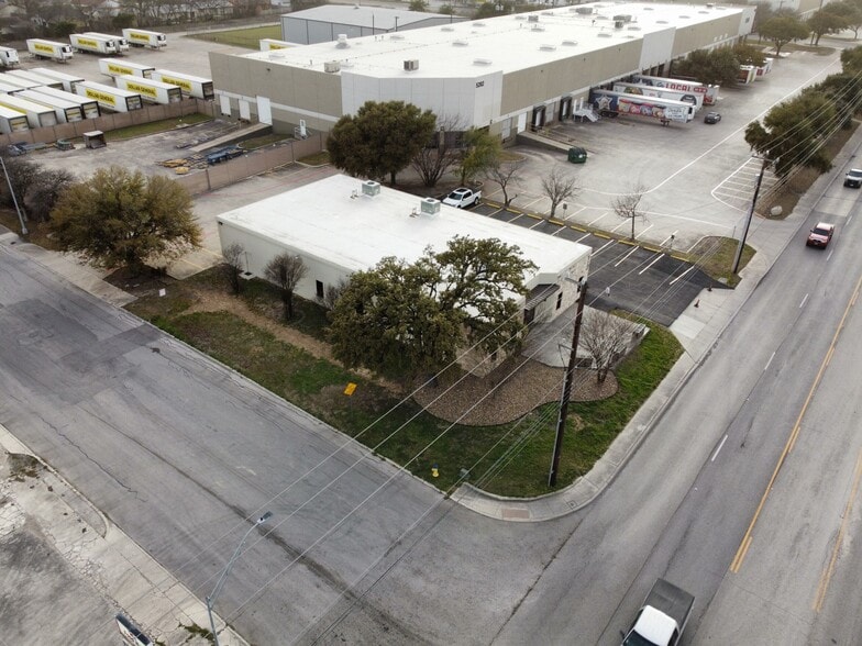 More Photos Of 5260 Rittiman Rd, San Antonio Light Distribution For Sale