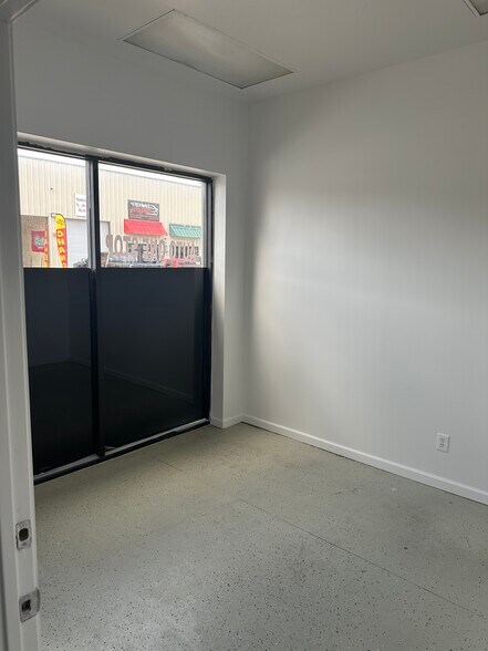 More Photos Of 6134 Airline Dr, Houston Unknown For Lease