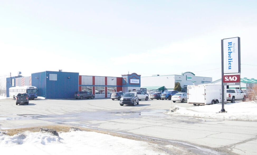 Primary Photo Of 675 De La Montagne Boul, Saint-casimir General Retail For Sale