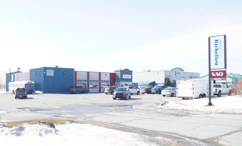 Primary Photo Of 685 Boul De La Montagne, Saint-casimir Convenience Store For Sale