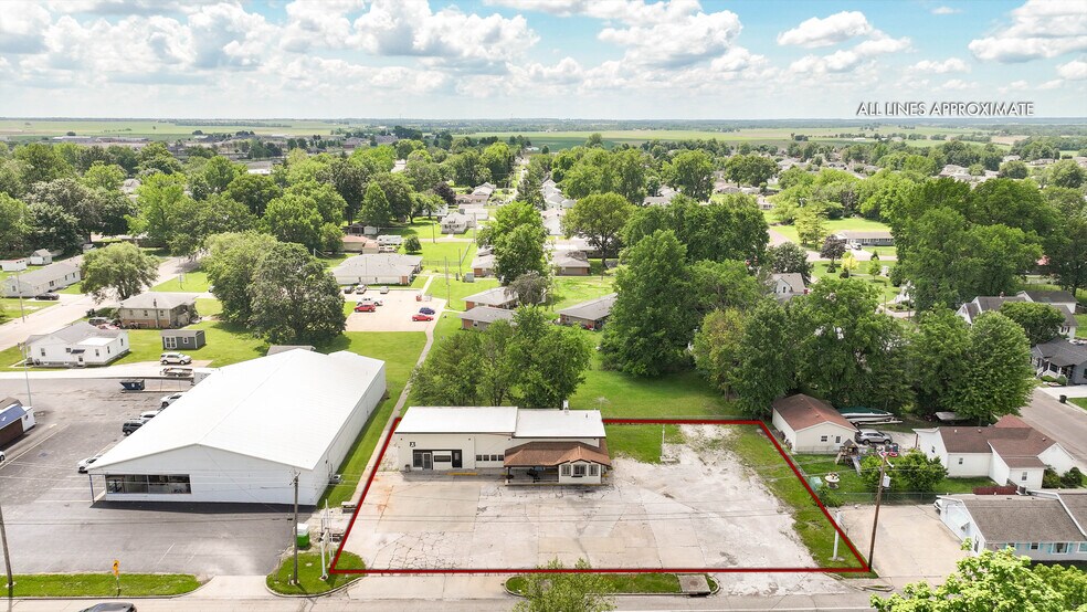 More Photos Of 406 W Carpenter St, Jerseyville Flex For Sale