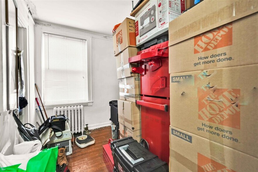 More Photos Of 3930 45th St, Sunnyside Apartments For Sale