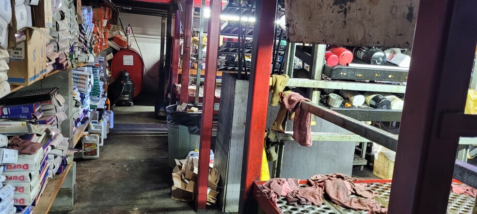 More Photos Of 126 Shoppers Dr, Winchester Carwash For Sale