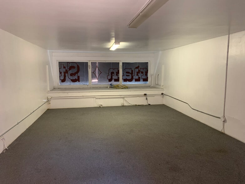 More Photos Of 3327 24th St, San Francisco Storefront For Lease