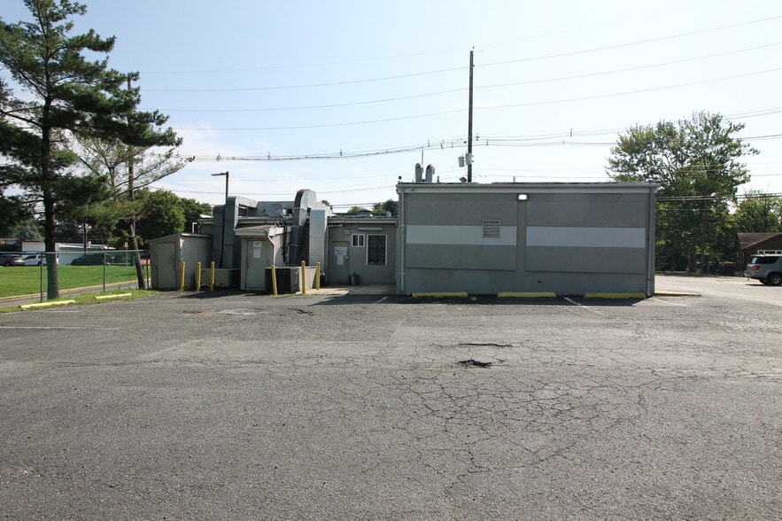 More Photos Of 429 Ryders Ln, East Brunswick General Retail For Sale