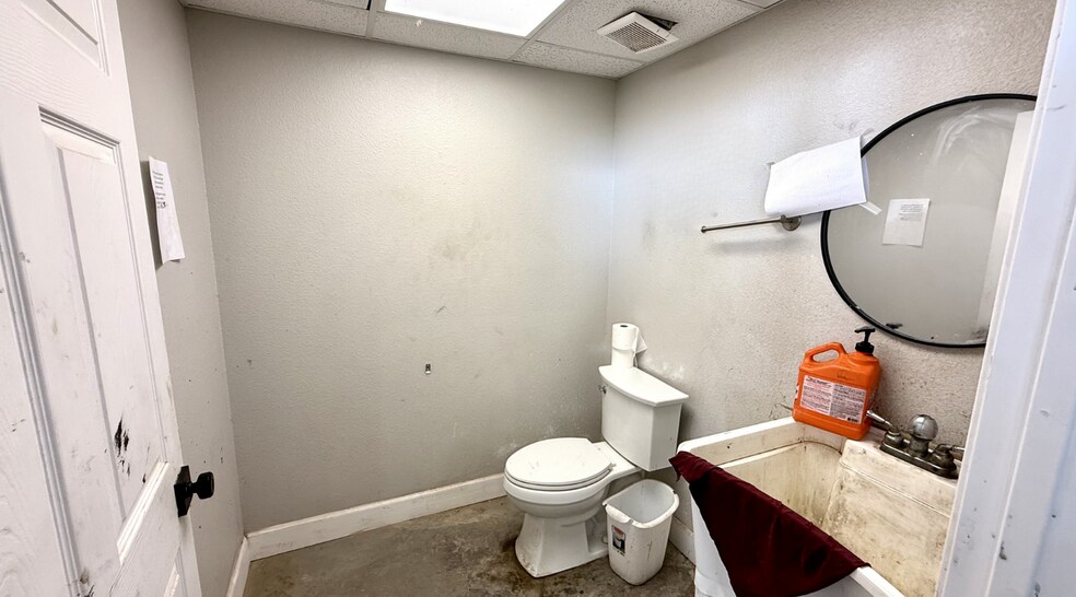More Photos Of 4800 E County 128 rd, Midland Industrial For Lease