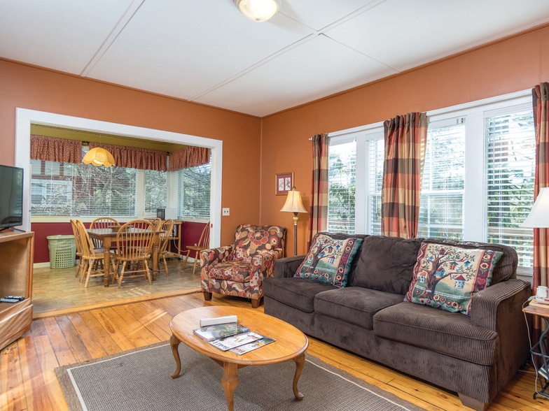 More Photos Of 86 Lily Pad Ln, Flat Rock Hotel For Sale