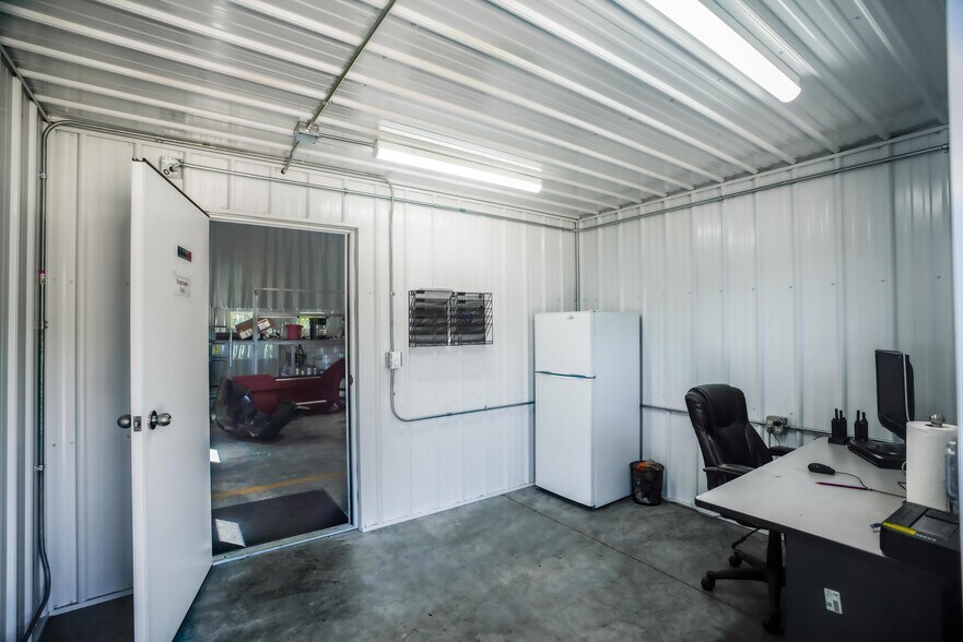 More Photos Of 145 Railroad Ave, Ellsworth Warehouse For Sale