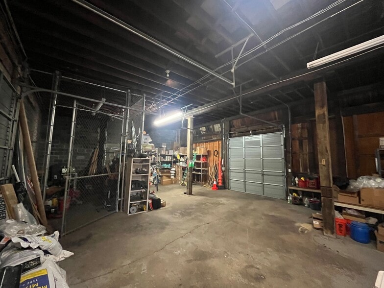 More Photos Of 2127 Hamilton Ave, Hamilton Office For Sale