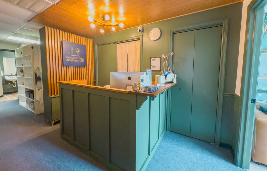 More Photos Of 2955 Market St, Christiansburg Office For Lease