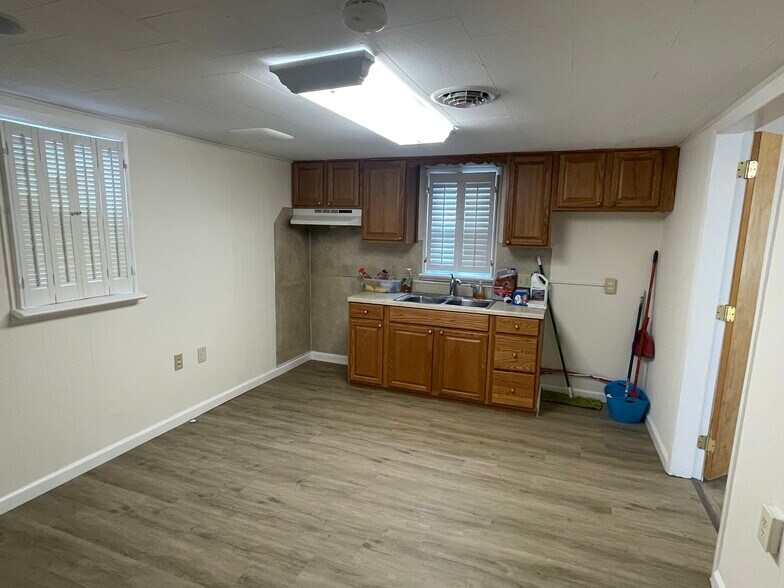 More Photos Of 14 S Mill St, Clear Spring Medical For Sale