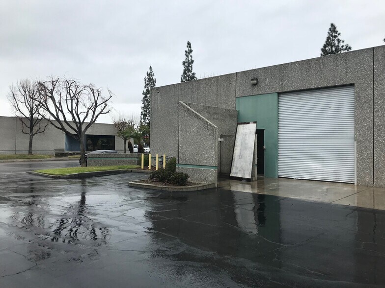 More Photos Of 1000-1012 Segovia Cir, Placentia Flex For Lease
