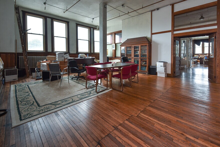 More Photos Of 4403 St Clair Ave, Cleveland Coworking Space
