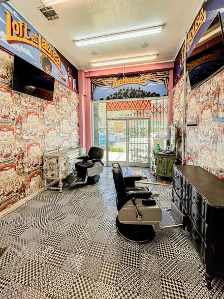More Photos Of 524 N La Brea Ave, Los Angeles Storefront For Lease