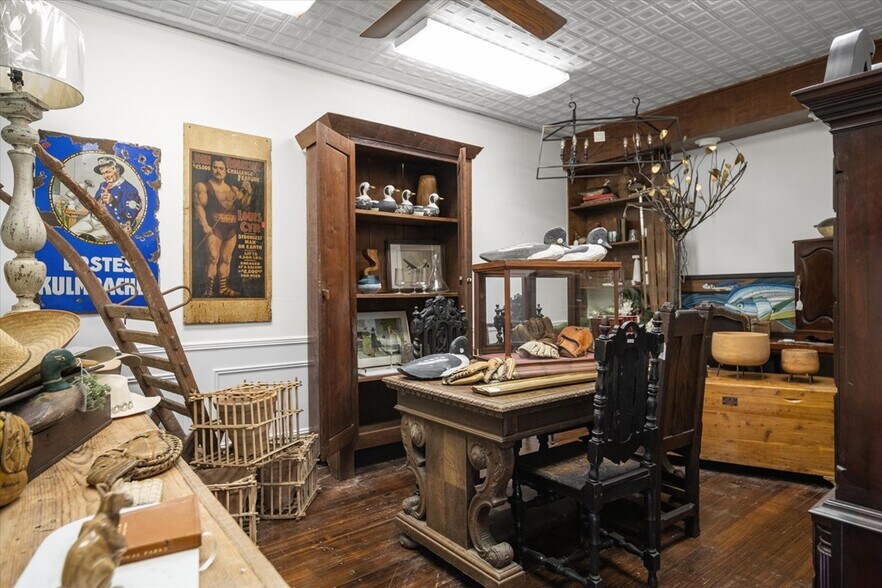 More Photos Of 117 E Lufkin Ave, Lufkin General Retail For Sale