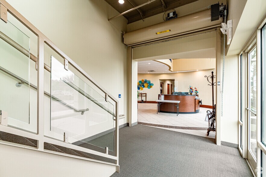 More Photos Of 2305 River Rd, Louisville Office For Lease