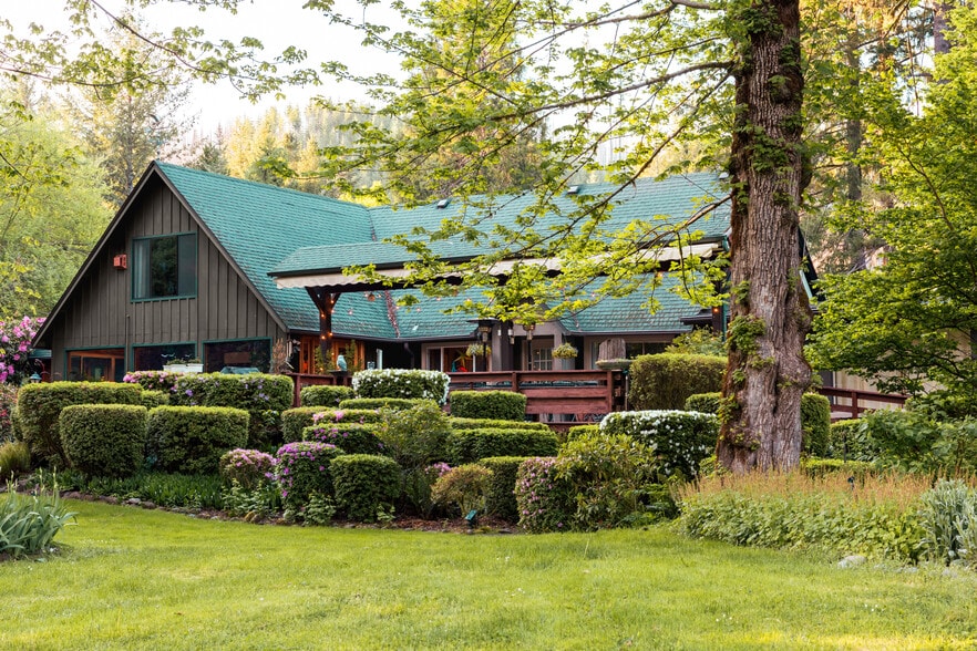 More Photos Of 49198 McKenzie Hwy, Vida Hospitality For Sale