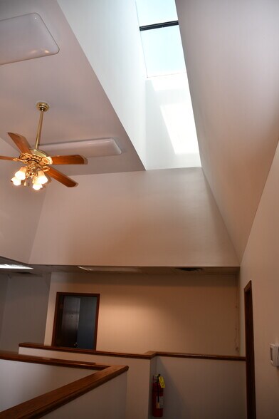 More Photos Of 9211 Broadway, Merrillville Office For Lease