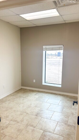 More Photos Of 3118 County 1107 rd, Midland Warehouse For Lease