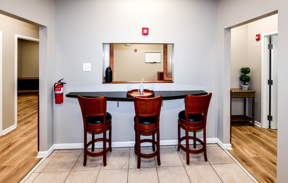 More Photos Of 12150 Annapolis Rd, Glenn Dale Medical For Lease