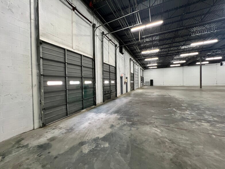 More Photos Of 2575 Cobb International Blvd, Kennesaw Warehouse For Lease