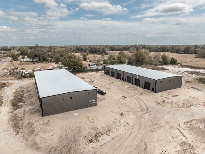 More Photos Of 3023 E C 48, Center Hill Warehouse For Lease