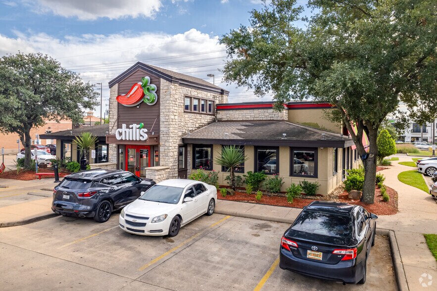 More Photos Of 3245-3285 Southwest Fwy, Houston Unknown For Lease