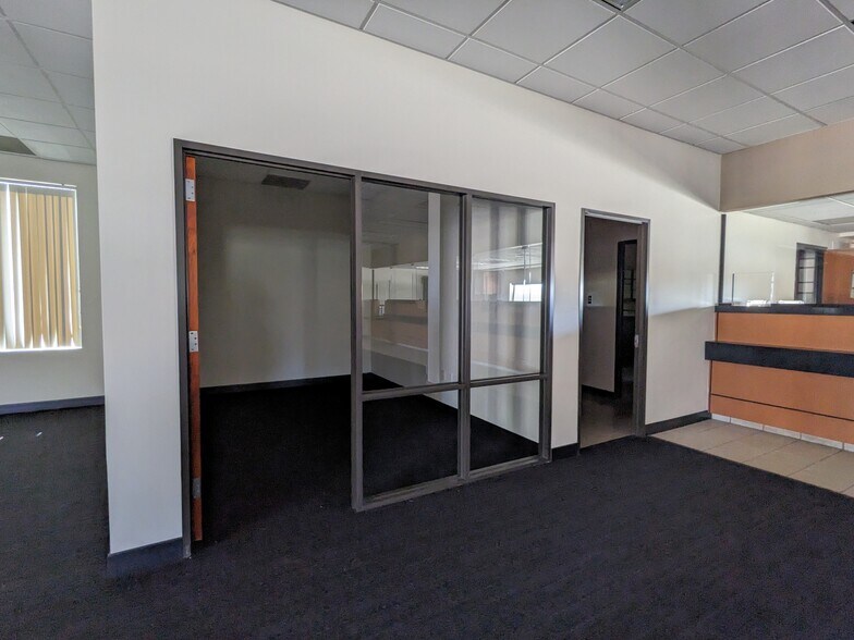 More Photos Of 18505 Champion Forest Dr, Spring Bank For Sale