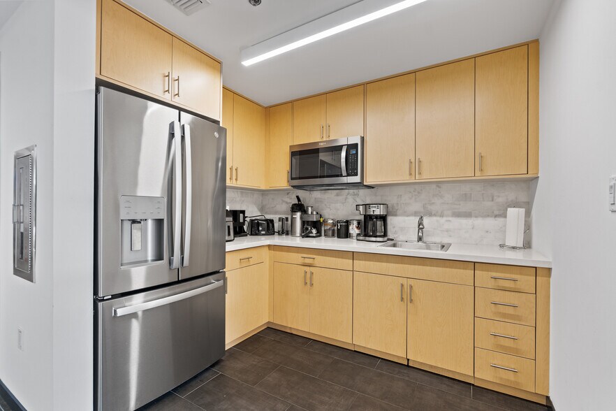 More Photos Of 2801 Florida Ave, Miami Apartments For Lease