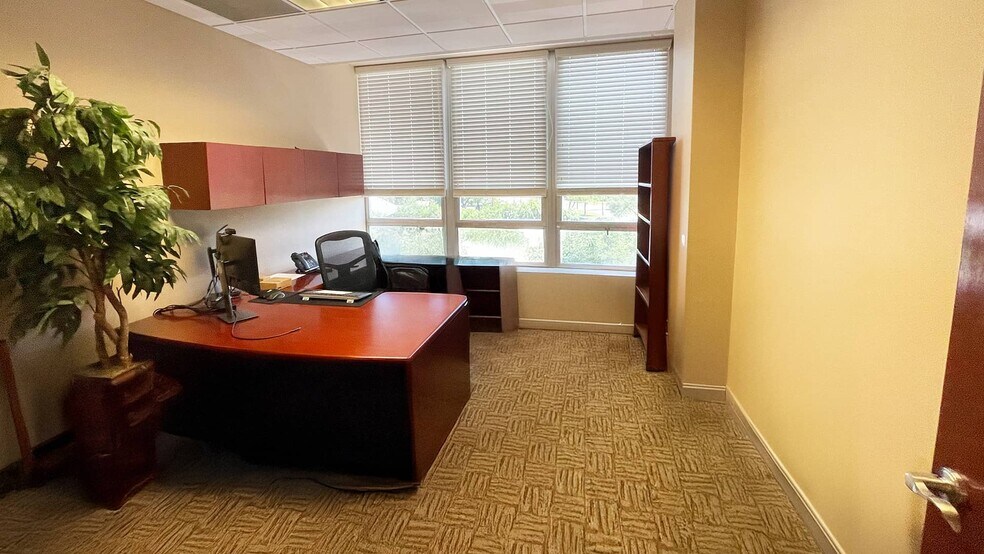 More Photos Of 205 E University Ave, Georgetown Office For Lease