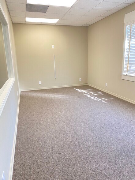 More Photos Of 1013-1021 1st St, Benicia Office For Lease