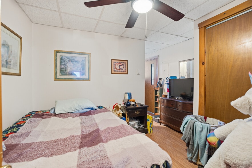 More Photos Of 130 Water St, Warren Apartments For Sale