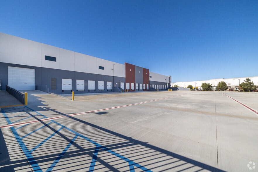 More Photos Of 18512 Harvill Ave, Perris Warehouse For Lease