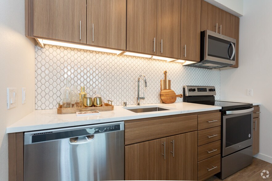 More Photos Of 700 Waterfront Way, Vancouver Apartments For Lease