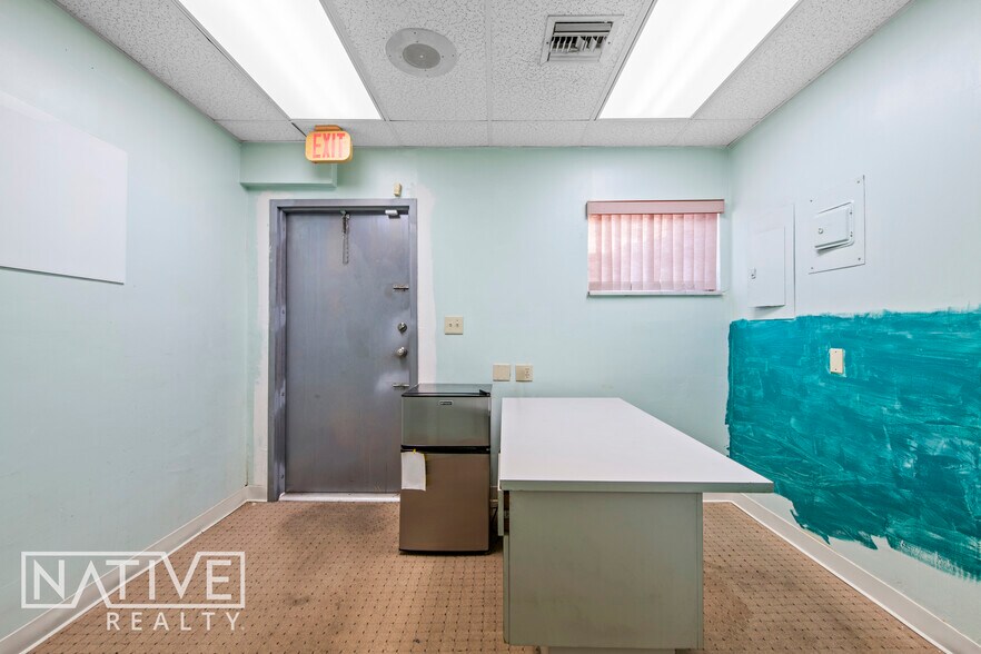 More Photos Of 2920-2940 E Commercial Blvd, Fort Lauderdale Storefront Retail Office For Lease