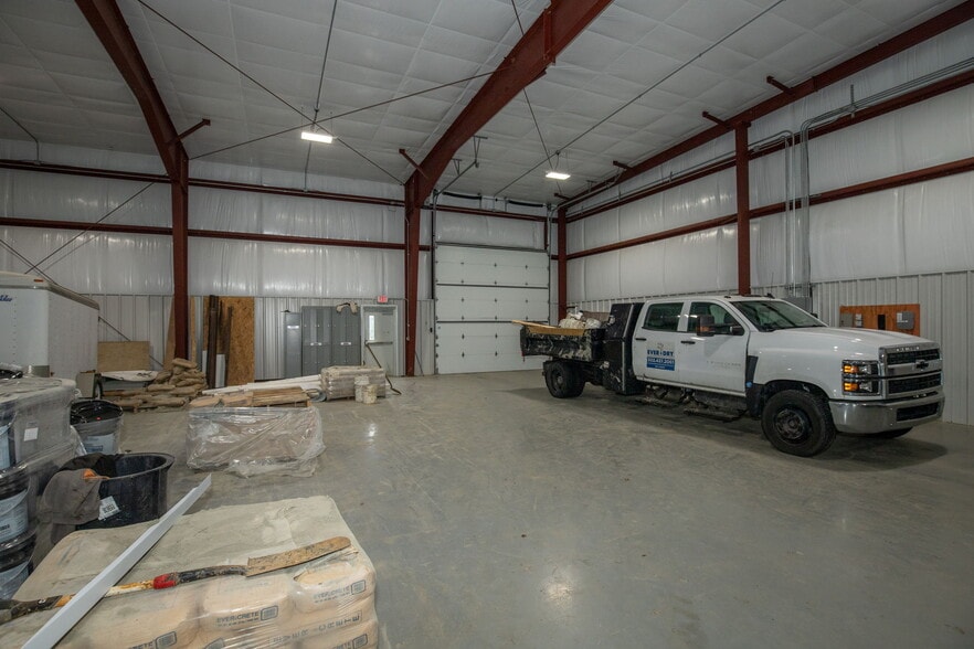 More Photos Of 311 Corporate Dr, Shelbyville Warehouse For Sale