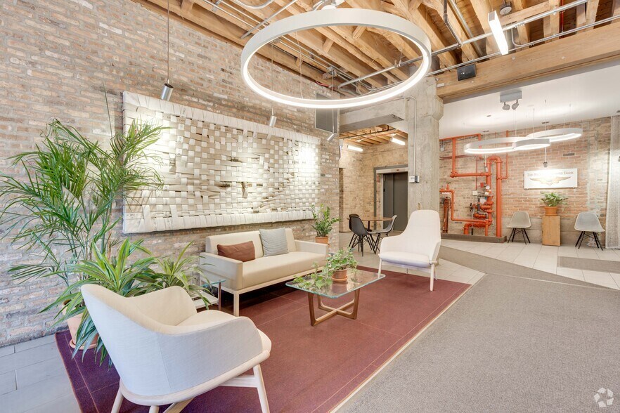More Photos Of 1320 W Fulton St, Chicago Loft Creative Space For Lease