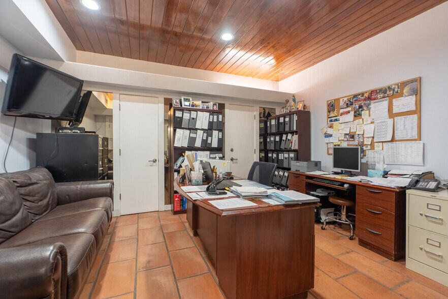 More Photos Of , Coral Gables Office For Sale