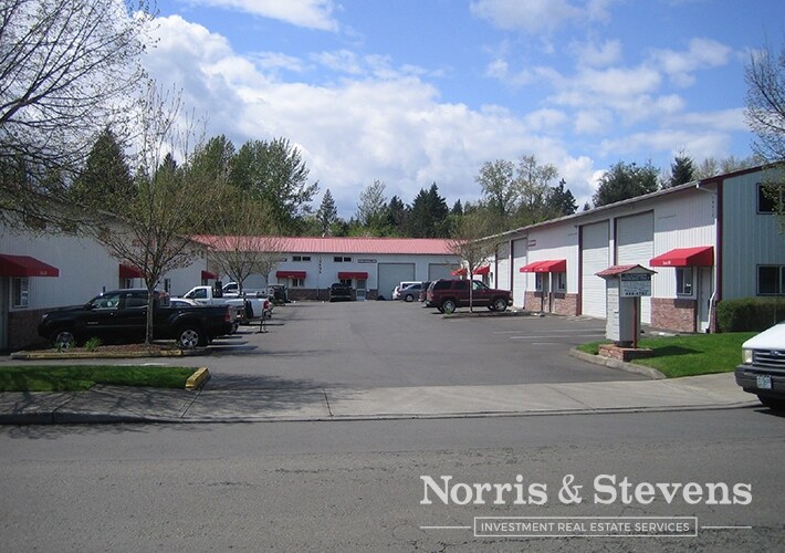 More Photos Of 15615 SW 74th Ave, Tigard Manufacturing For Lease